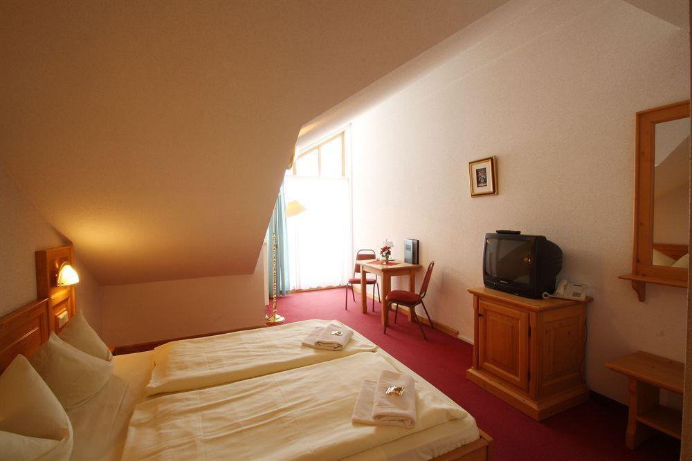 Hotel Ahornhof Lindberg ภายนอก รูปภาพ